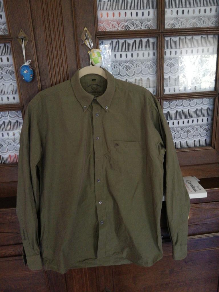 Chemise homme Clarck&Hillman. Kaki. Taille M, Vêtements | Hommes, Enlèvement ou Envoi, Comme neuf