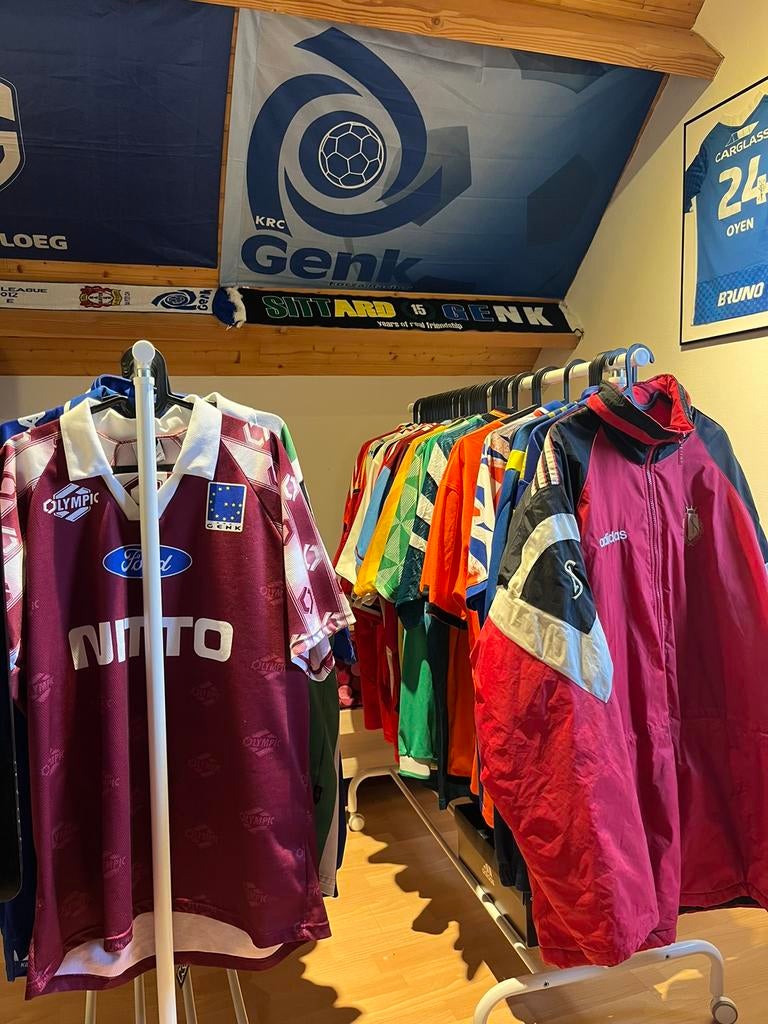 Voetbalshirts in verschillende maten te koop/te ruil, Verzamelen, Sportartikelen en Voetbal, Shirt, Ophalen of Verzenden