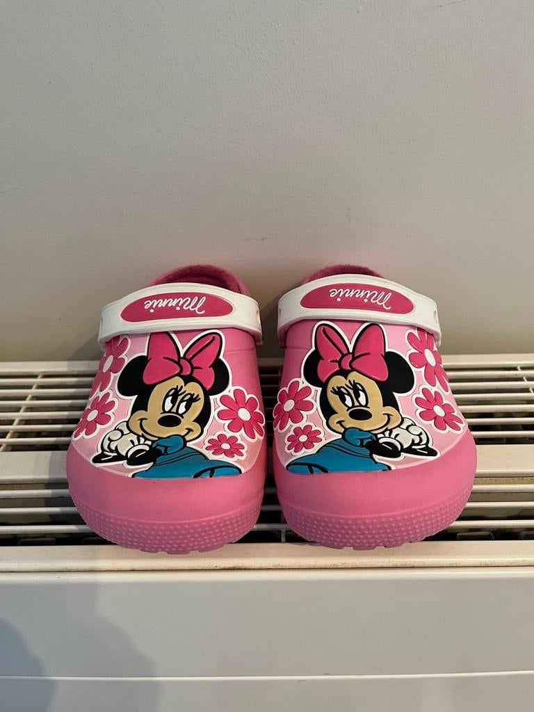 Gevoerde warme Crocs, Minnie Mouse, maat c11 (28/29), Enfants & Bébés, Vêtements enfant | Chaussures & Chaussettes, Crocs, Comme neuf