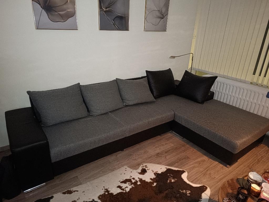 Siège d'angle avec des dommages mineurs sur le cuir., Enlèvement, Utilisé, Autres matériaux