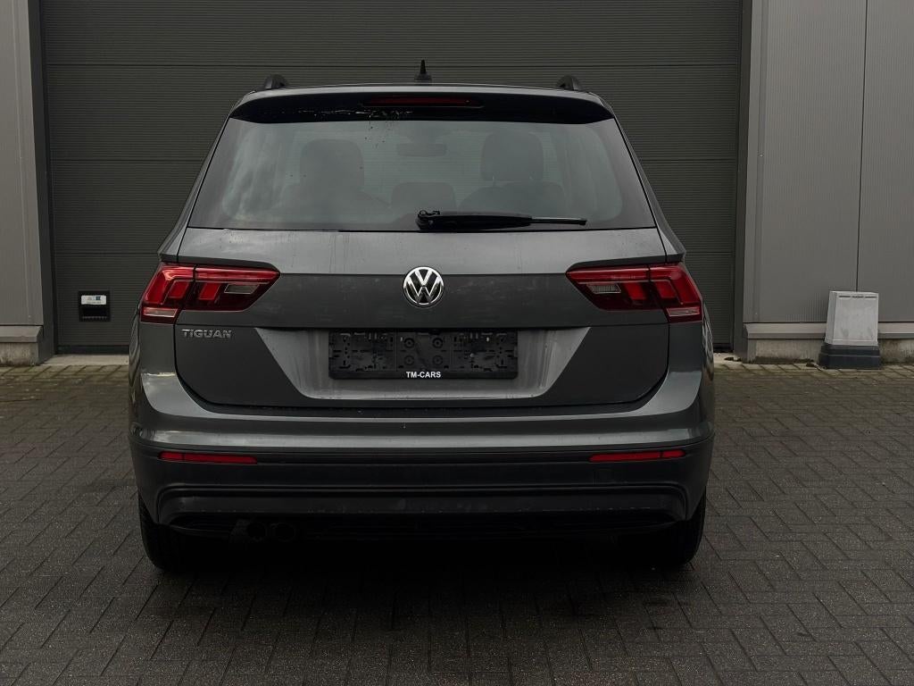 VW Tiguan benzine automaat, Autos, Volkswagen, Argent ou Gris, Achat, Entreprise, Carnet d'entretien