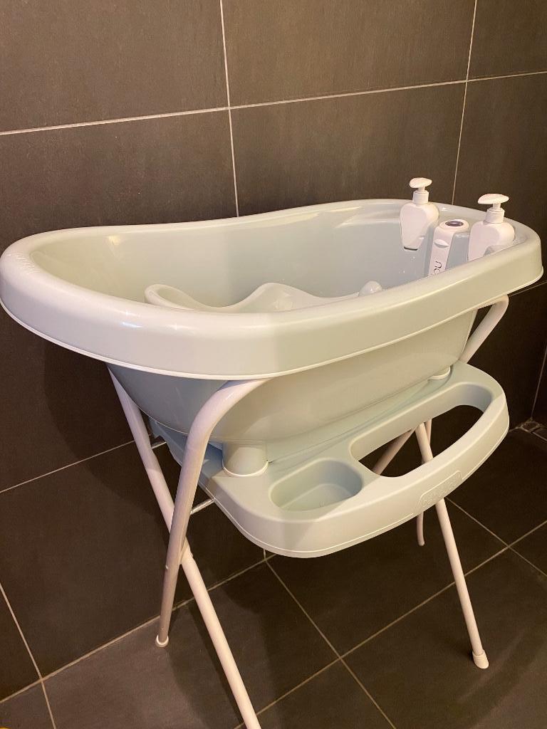 Babybad op standaard met accessoires, Kinderen en Baby's, Ophalen, Zo goed als nieuw, Badje, Bébé-jou