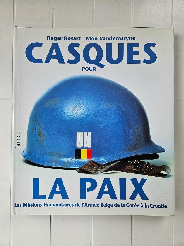 Helmen voor de vrede: humanitaire missies, Boeken, Oorlog en Militair, Gelezen, Ophalen of Verzenden