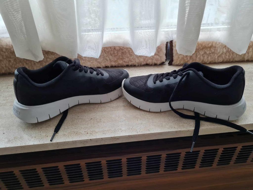 Belles baskets noir Bikkembergs. Pointure 38, Sneakers et Baskets, Porté, Bikkembergs, Noir