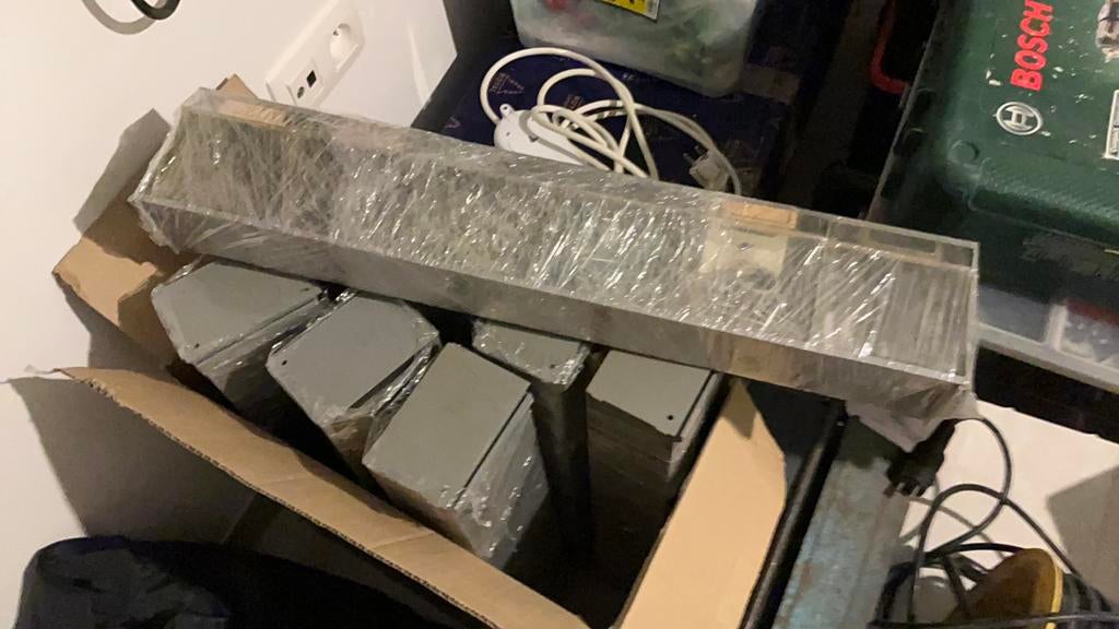 Klein materiaal wandrek voor schroeven enz. met schuifbakjes, Doe-het-zelf en Bouw, Ophalen, Gebruikt, Schroeven