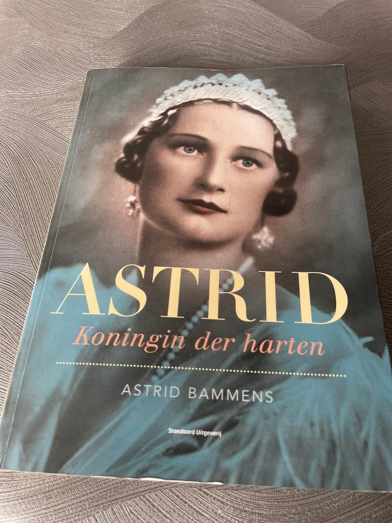 ASTRID, Koningin der Harten, Ophalen of Verzenden, Zo goed als nieuw