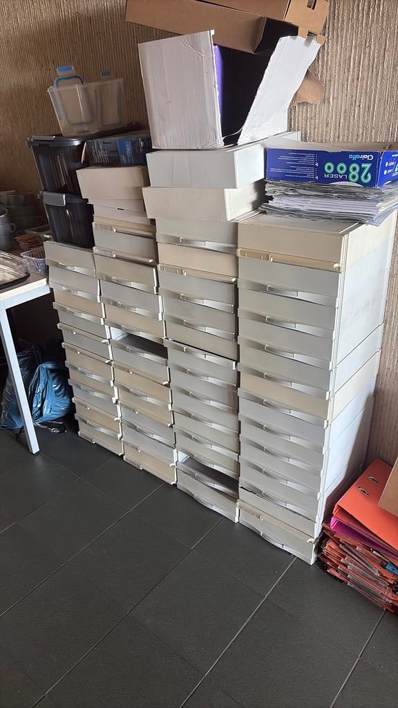 Plastic dozen voor documentbeheer, Doe-het-zelf en Bouw, Kratten en Dozen, Ophalen, Gebruikt, Overige typen