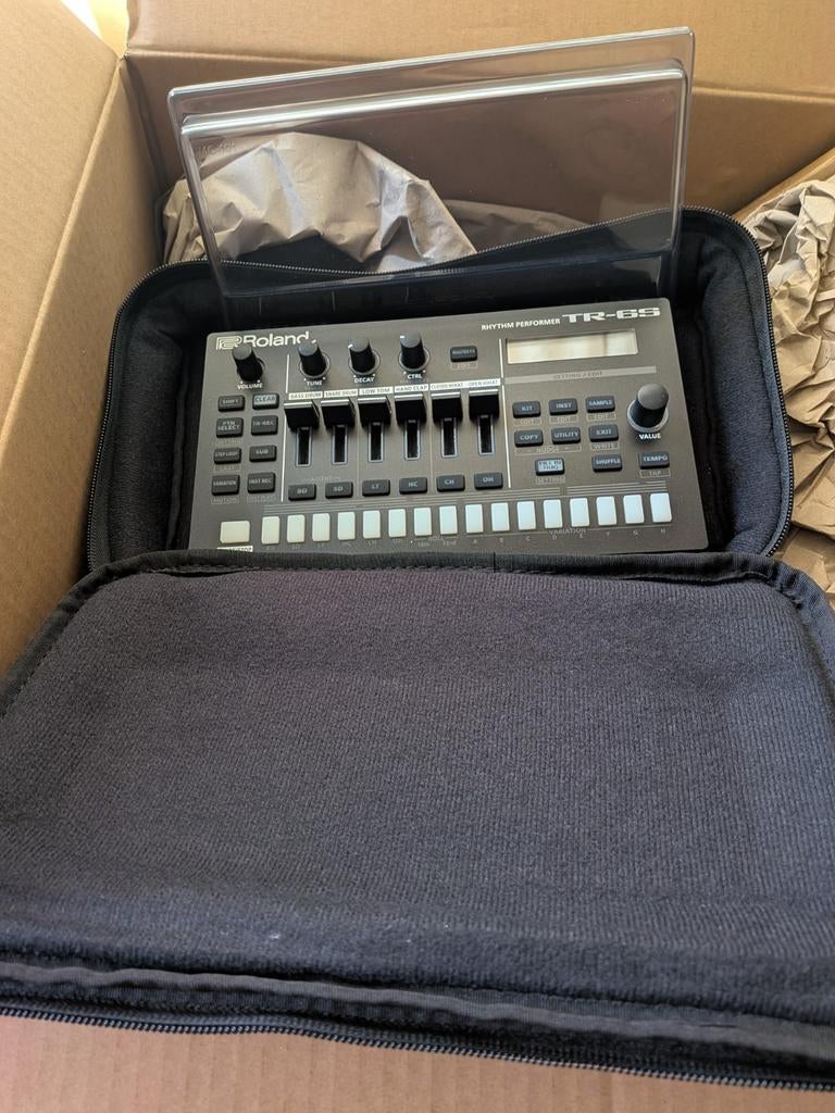 Roland Tr-6s + tas en stofkap, Ophalen of Verzenden