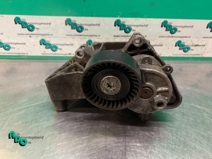 Rouleau tendeur courroie trapézoïdale multiple d'un BMW 3-, -, 3 mois de garantie, Utilisé, -