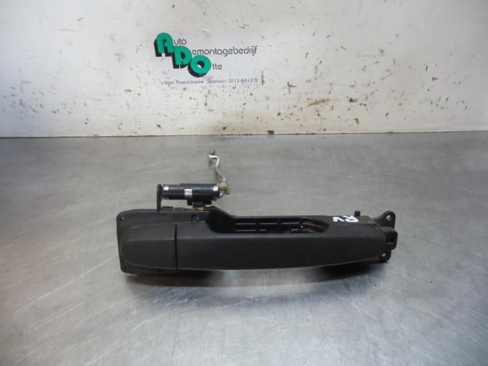 Poignée portière 2portes droite d'un Toyota Auris (Auris 0, Autos : Pièces & Accessoires, -, Toyota, Utilisé, -