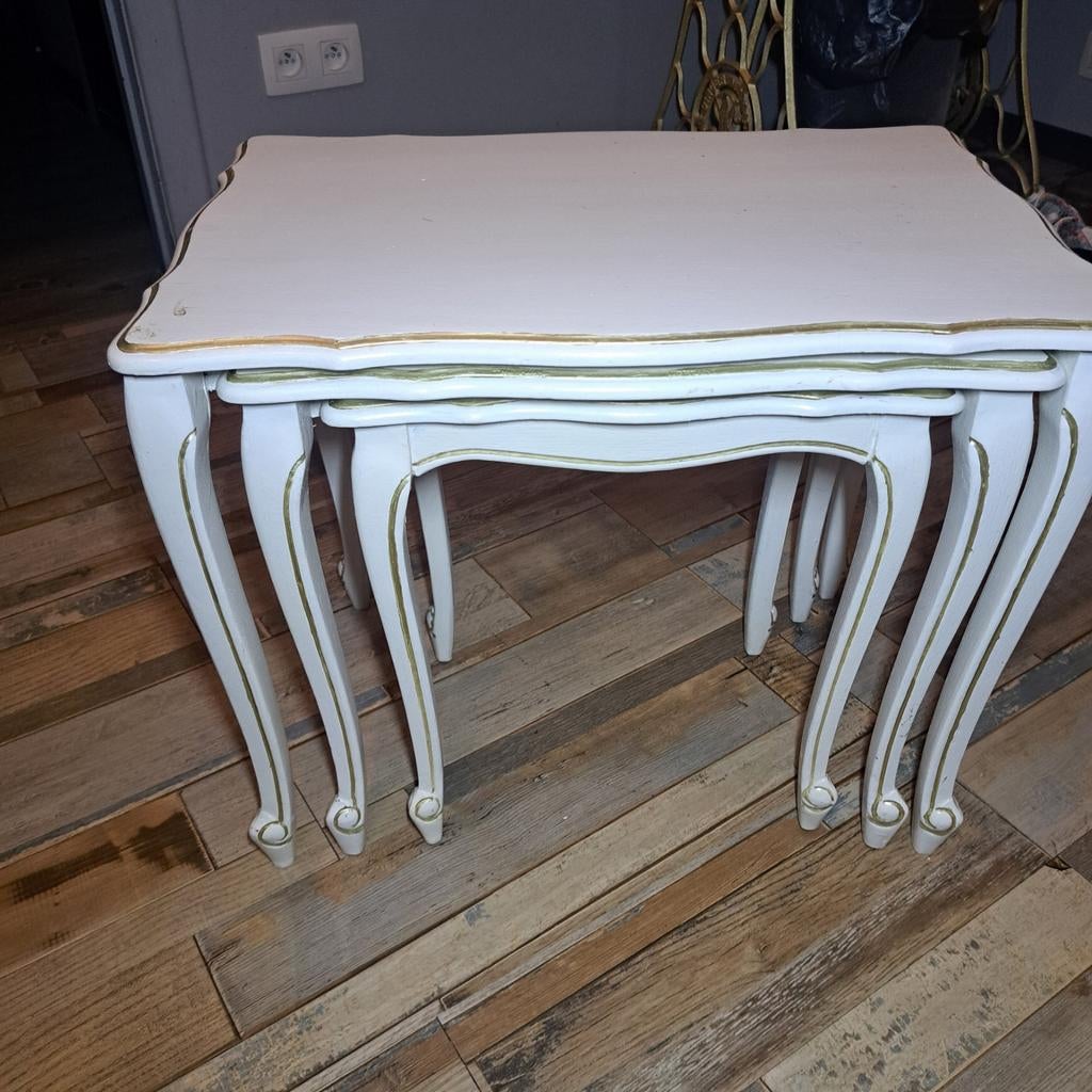 Table de gigogne, Enlèvement