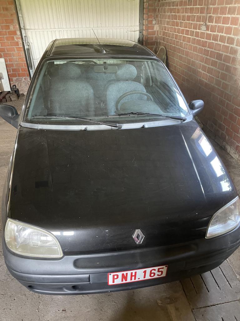 Zwarte Renault Clio 07/1997 41.000km, Autos, Renault, Euro 2, Boîte manuelle, 2 portes, Particulier