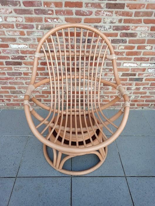 Rotan draaistoel en tafel met Rotan onderstel., Tuin en Terras, Tuinstoelen, Ophalen, Gebruikt, Rotan