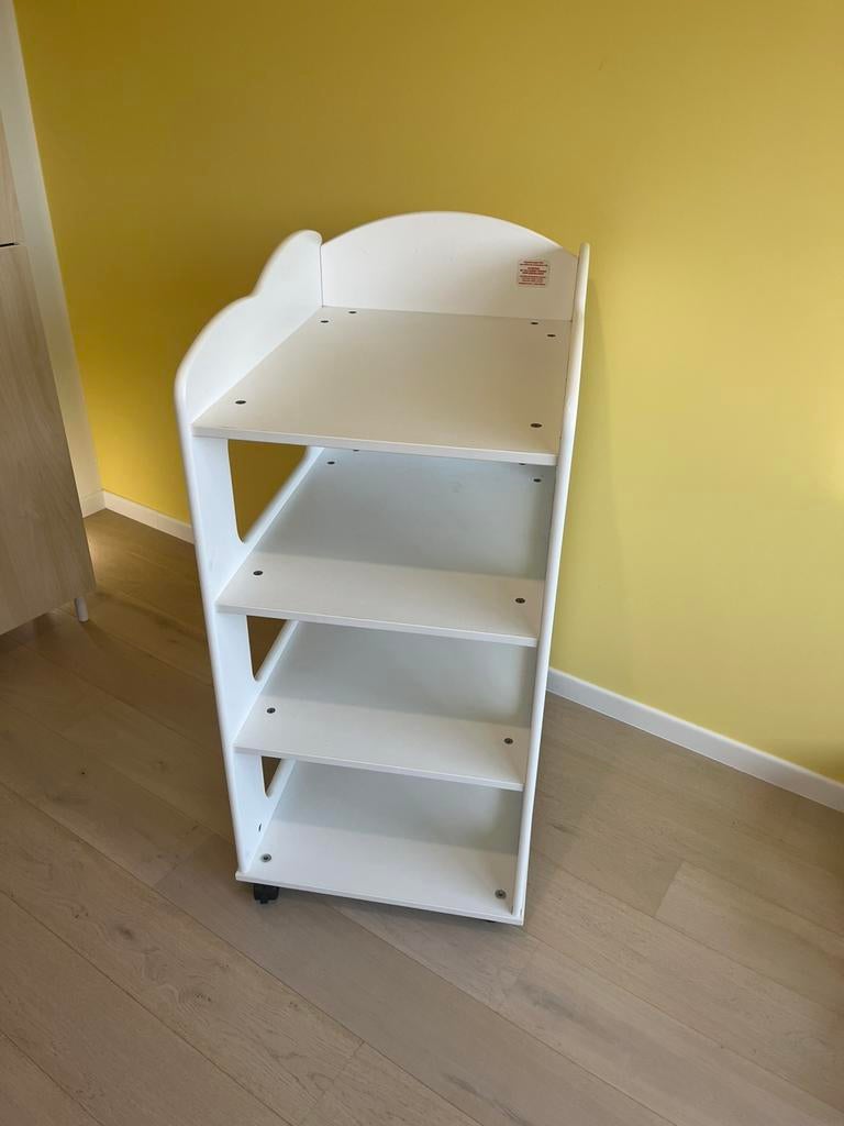 Table a langer a roulettes / verzorgingstafel op wieltjes, Maison & Meubles, Armoires | Armoires à chaussures, Utilisé, Enlèvement