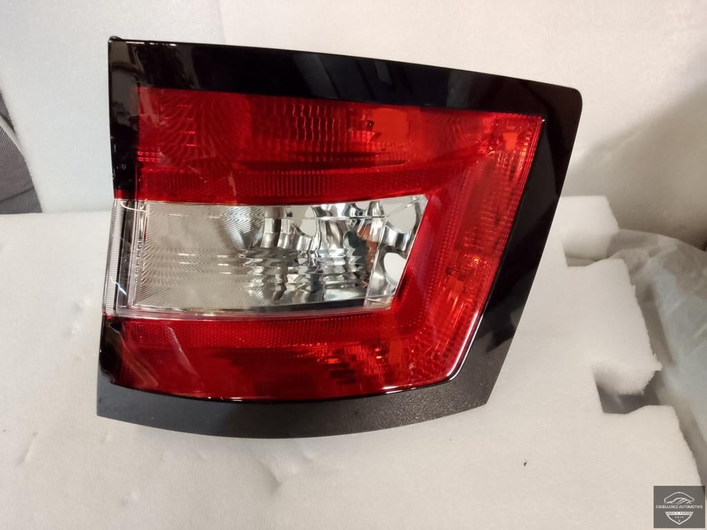 Feu arri re droit pour Skoda Fabia 3 Combi 2014-2017, r f re, Infoline@skoda-auto.cz, Tr. Vaclava Klementa 869
293 01  Mlada Boleslav, CZ