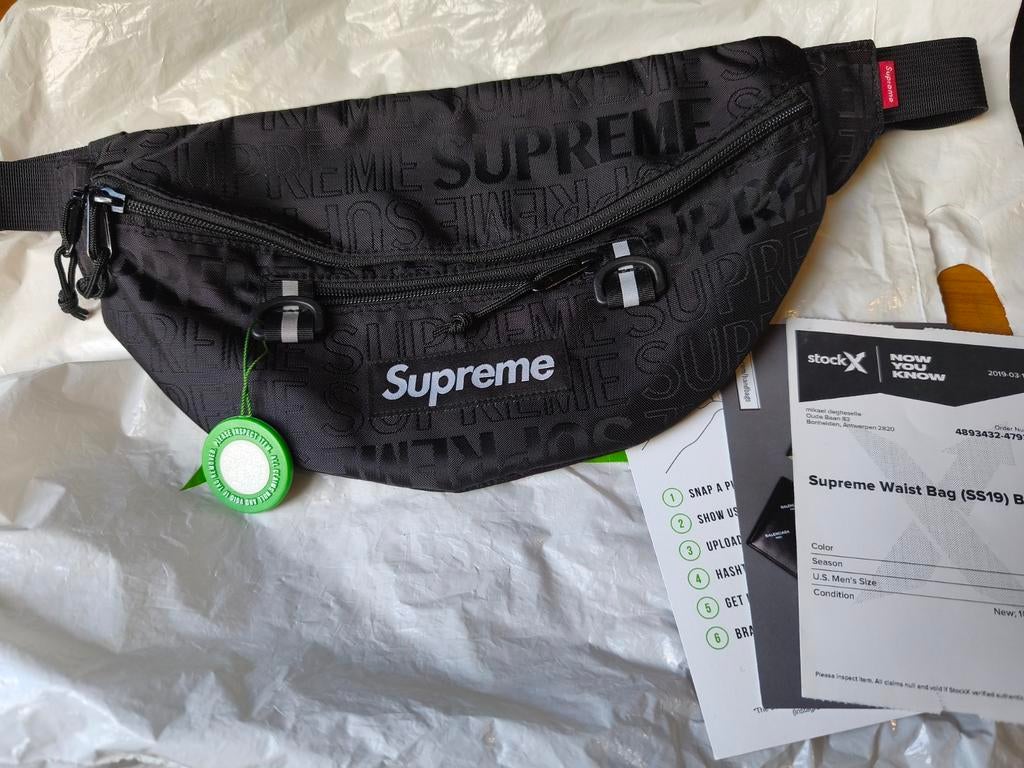 Supreme ss19 waistbag, Handtassen en Accessoires, Tassen | Sporttassen, Ophalen