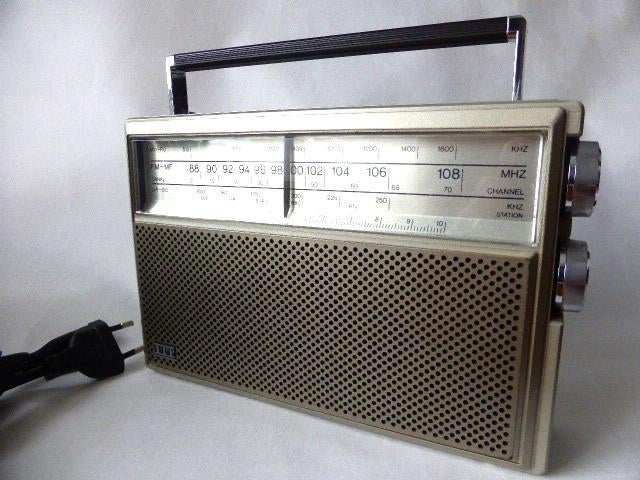 ITT   Schaub Lorenz TINY 200 radio AM-FM, Audio, Tv en Foto, Radio's, Nieuw, Radio, Ophalen of Verzenden