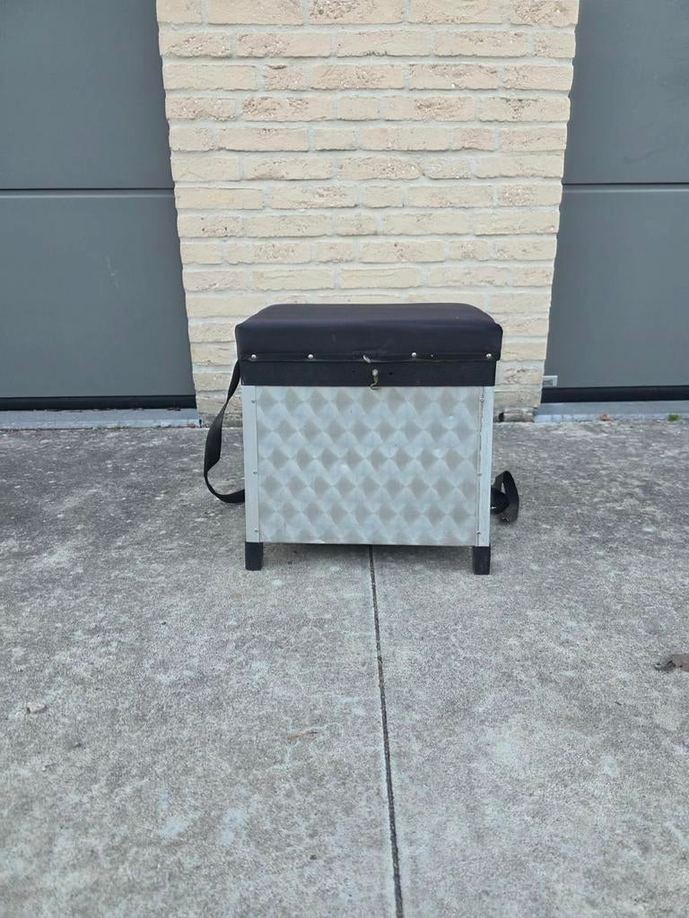 Boîte de pêche/glacière vintage en aluminium - Boîte de sièg, Enlèvement ou Envoi, Comme neuf, Ligne de pêche