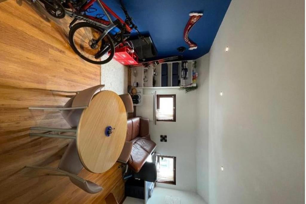 Ronde tafel met 4 stoelen, Ophalen