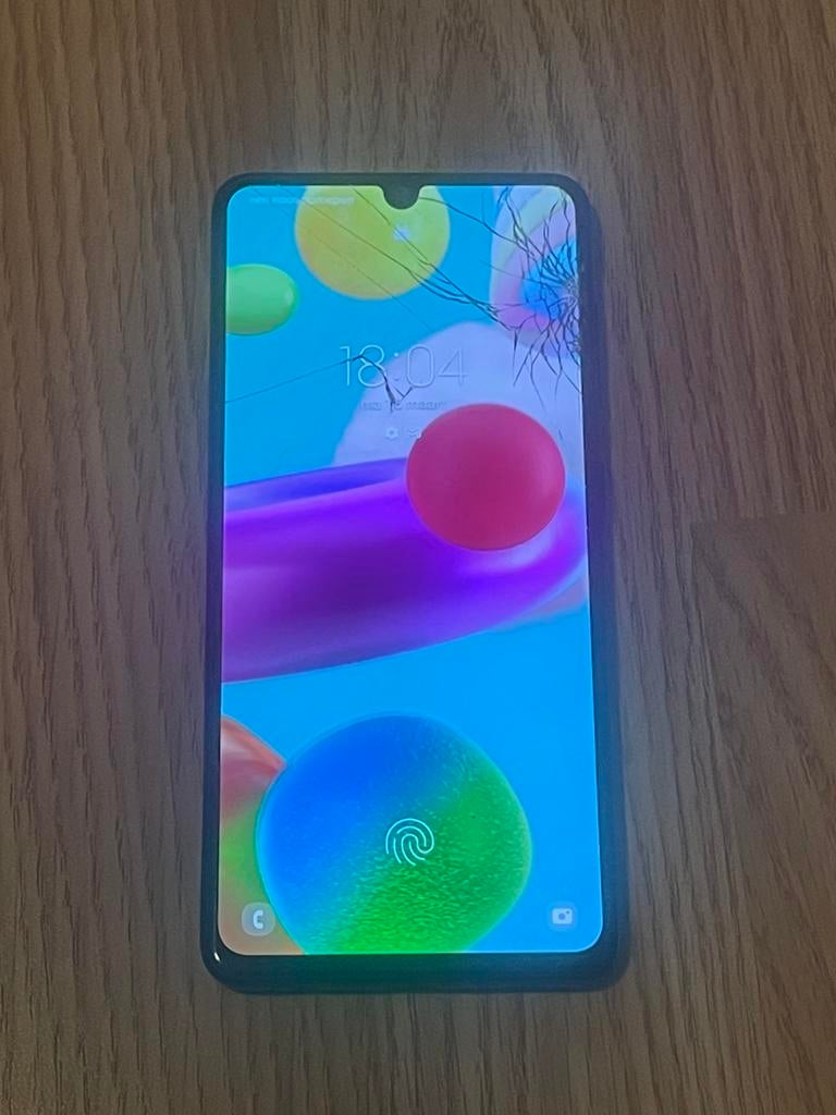 Samsung a41 met schade maar werkt prima, Télécoms, Téléphonie mobile | Samsung, Enlèvement, Comme neuf
