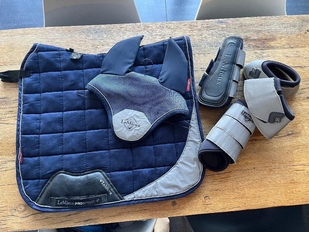 LeMieux set Reflective mt full, dressuur, Dieren en Toebehoren, Paarden en Pony's | Dekens en Dekjes, Ophalen of Verzenden, Gebruikt