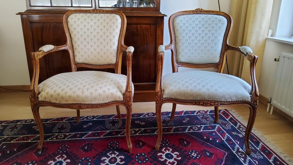 2 sièges convertibles Louis XV, Enlèvement