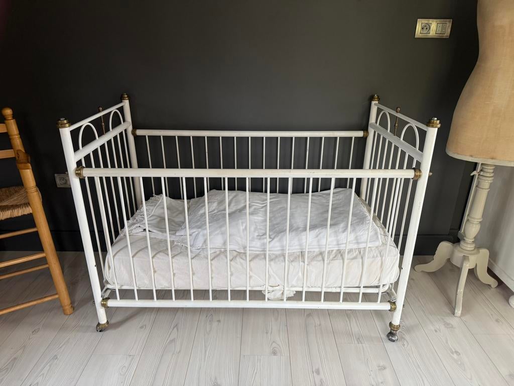 Vintage baby kinderbedje verstelbaar in hoogte verstelbaar, Ophalen, Gebruikt