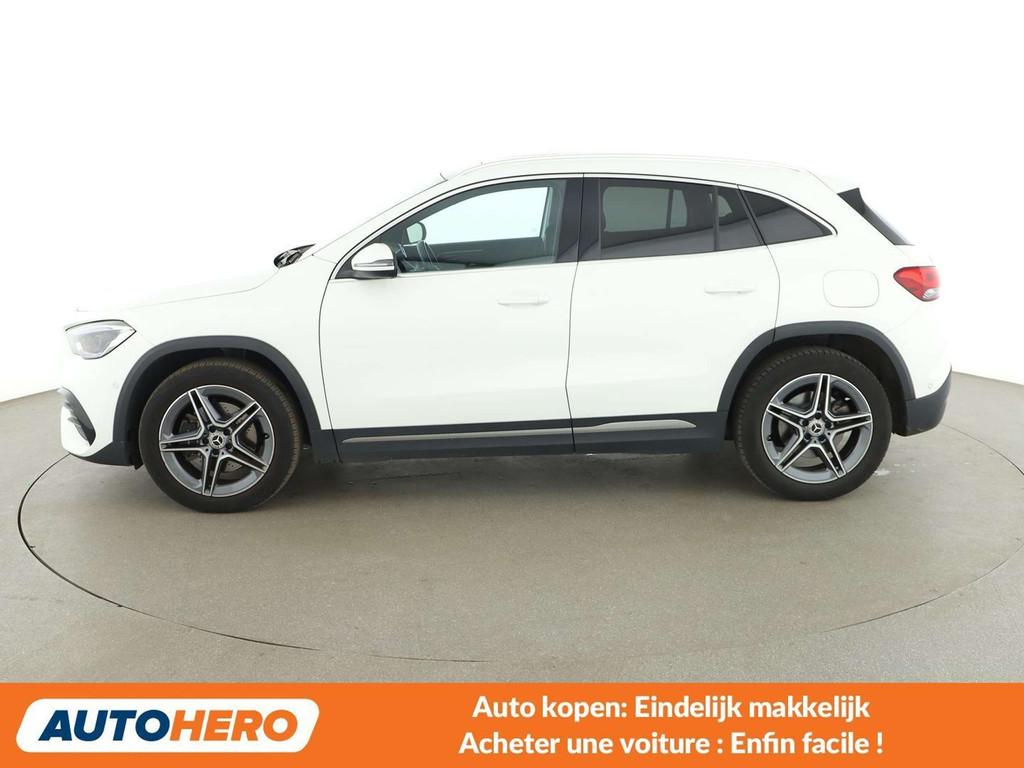 Mercedes-Benz GLA 250 GLA 250e AMG Line (bj 2022, automaat), Auto's, Mercedes-Benz, Gebruikt, 35 g/km, Alcantara, Wit