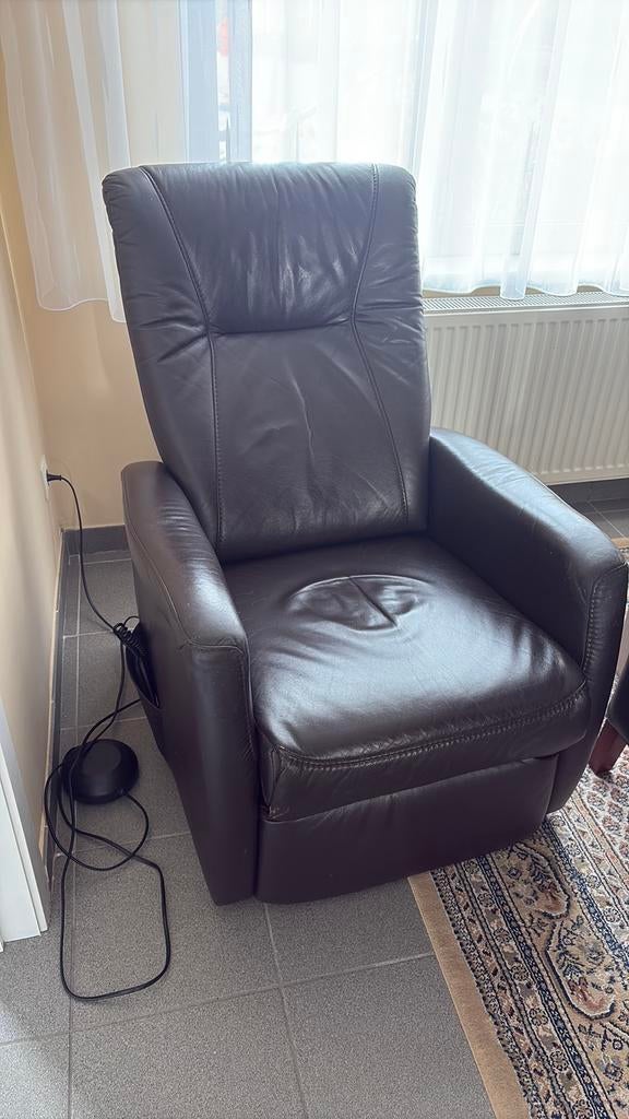 Relax lederen zetel elektrisch, Ophalen, Zo goed als nieuw