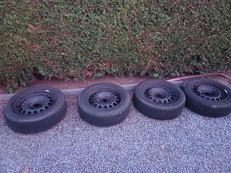 Uniroyal 195/60 R16, Autos : Pièces & Accessoires, Pneus & Jantes, Neuf, 4 Saisons, 16 pouces, Véhicule de tourisme