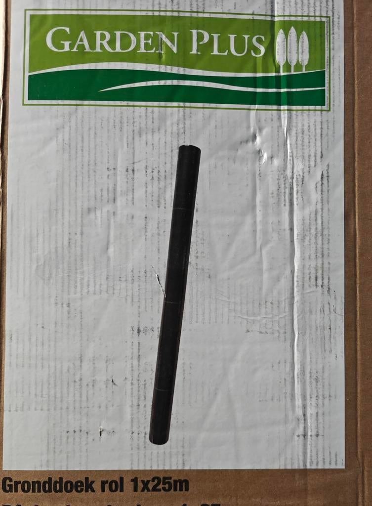 Diverse Worteldoek rollen van 1x25m   €15 per rol, Ophalen