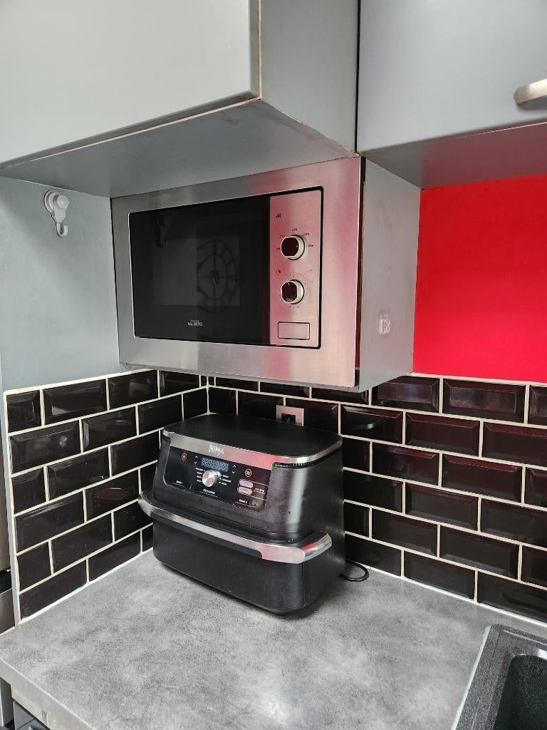 four micron onde encastrable ( VALBERG ), Encastré, Enlèvement, Utilisé, Four