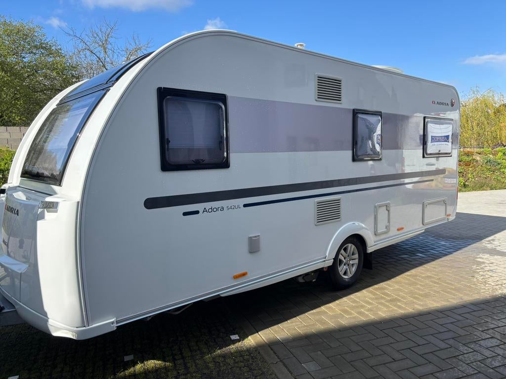 Adria adora 540. Duurste uitvoering, Caravans en Kamperen, Particulier, Luifel, Adria