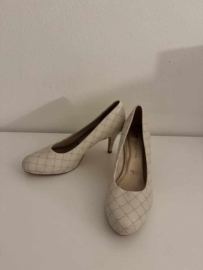 Tamaris hakken maat 39, Kleding | Dames, Schoenen, Overige kleuren, Zo goed als nieuw, Schoenen met hoge hakken, Ophalen