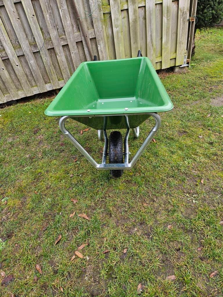 Landbouwkruiwagen groene kunststof bak Nieuwe in Houthalen, Ophalen