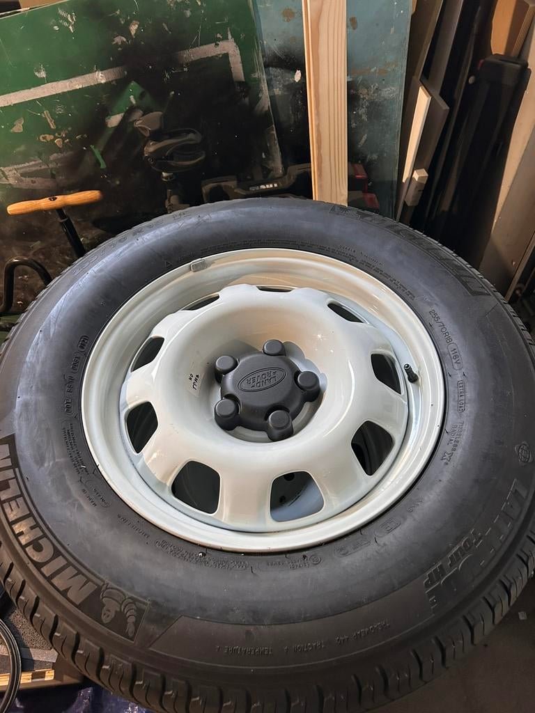 Velgen new defender, Auto-onderdelen, Ophalen, Band(en)