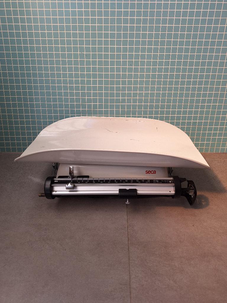 Vintage analoge babyweegschaal, Kinderen en Baby's, Badjes en Verzorging, Ophalen of Verzenden, Gebruikt