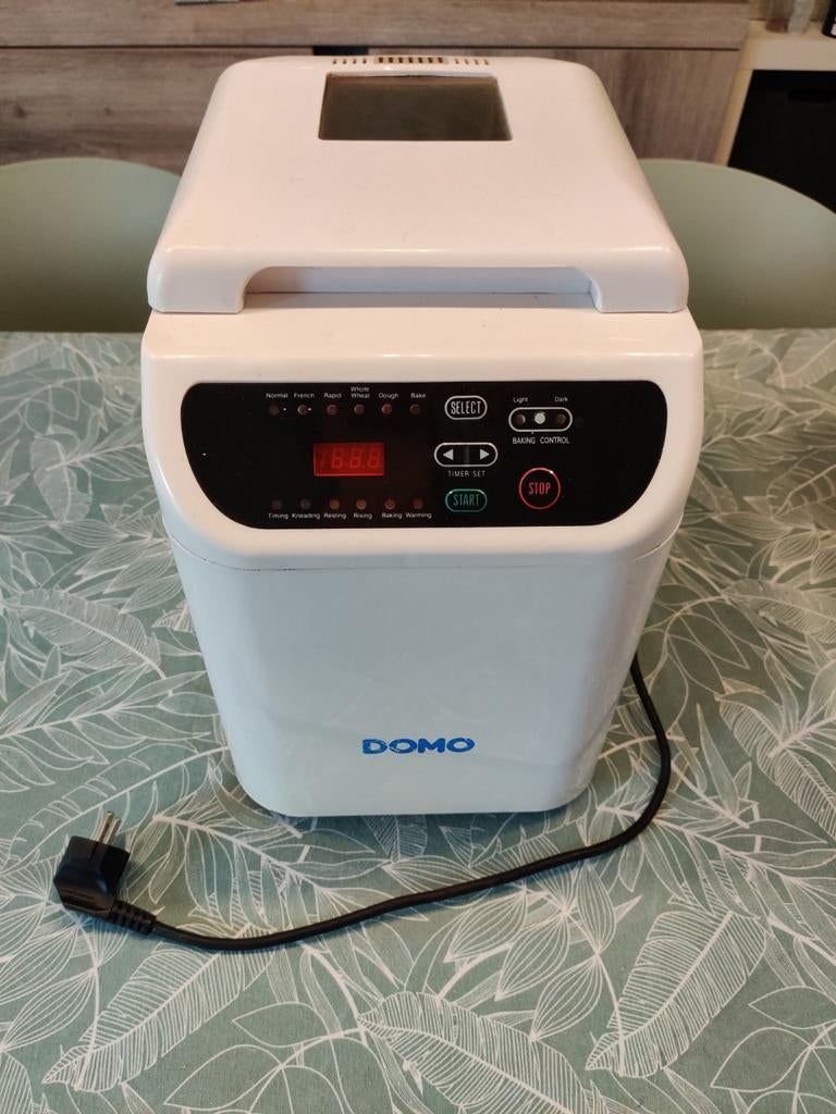 Broodmachine Domo B2500 wit, Gebruikt, 800 tot 1200 gram deeg, Kijkvenster, Ophalen
