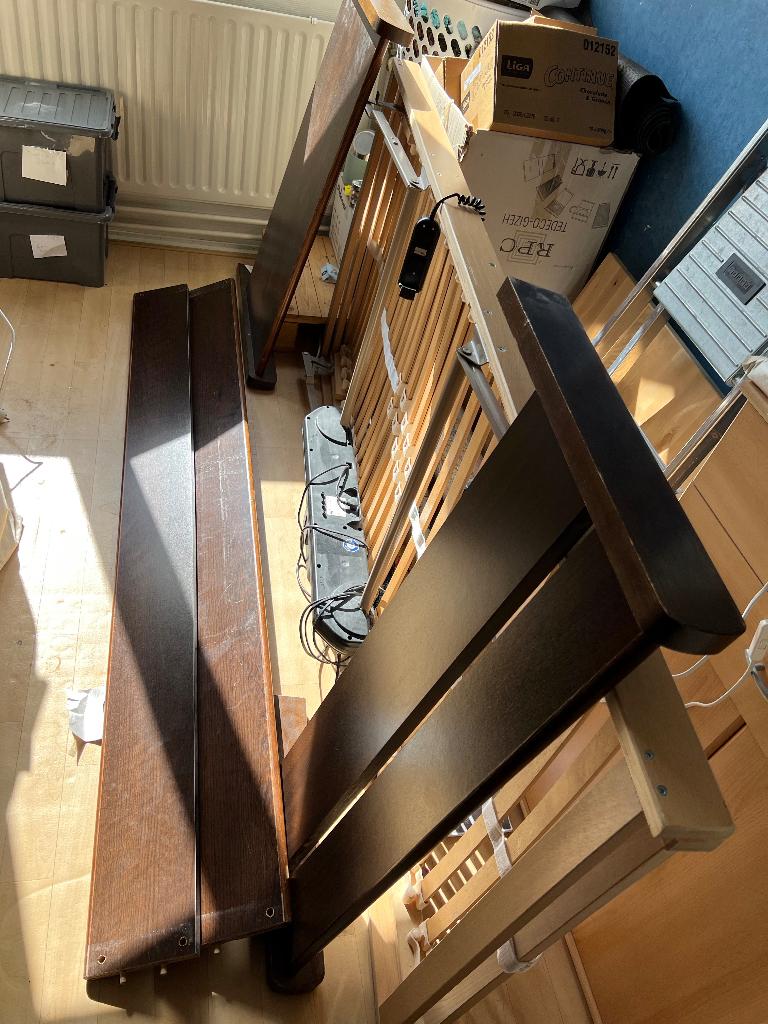 Bijna gratis Seniorenbed elek. verstelbaar latex matras, Huis en Inrichting, Ophalen, 90 cm, Eenpersoons, Bruin