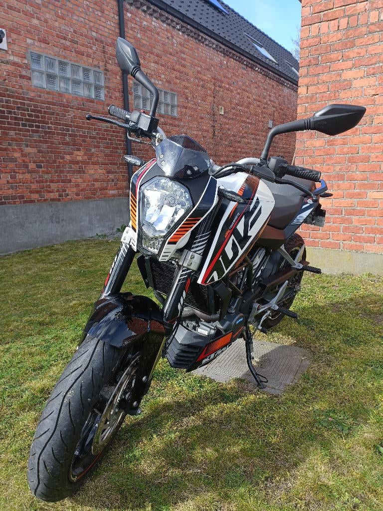 KTM Duke 125cc, Motos, Permis Moto A1 minimum, Particulier, Contrôle de traction, 1 cylindre