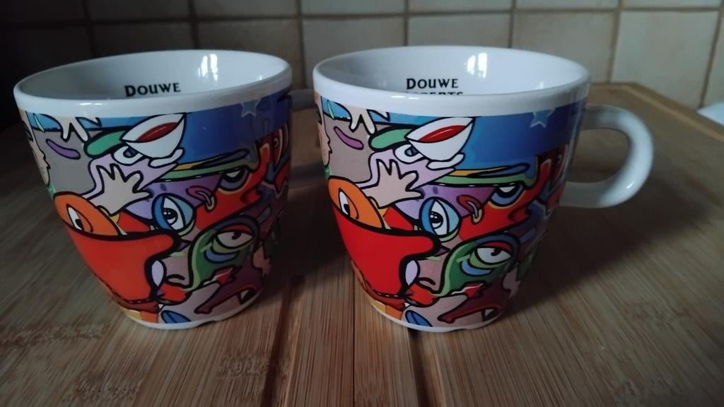 2 bekers of kopjes van Douwe Egberts, Ophalen of Verzenden