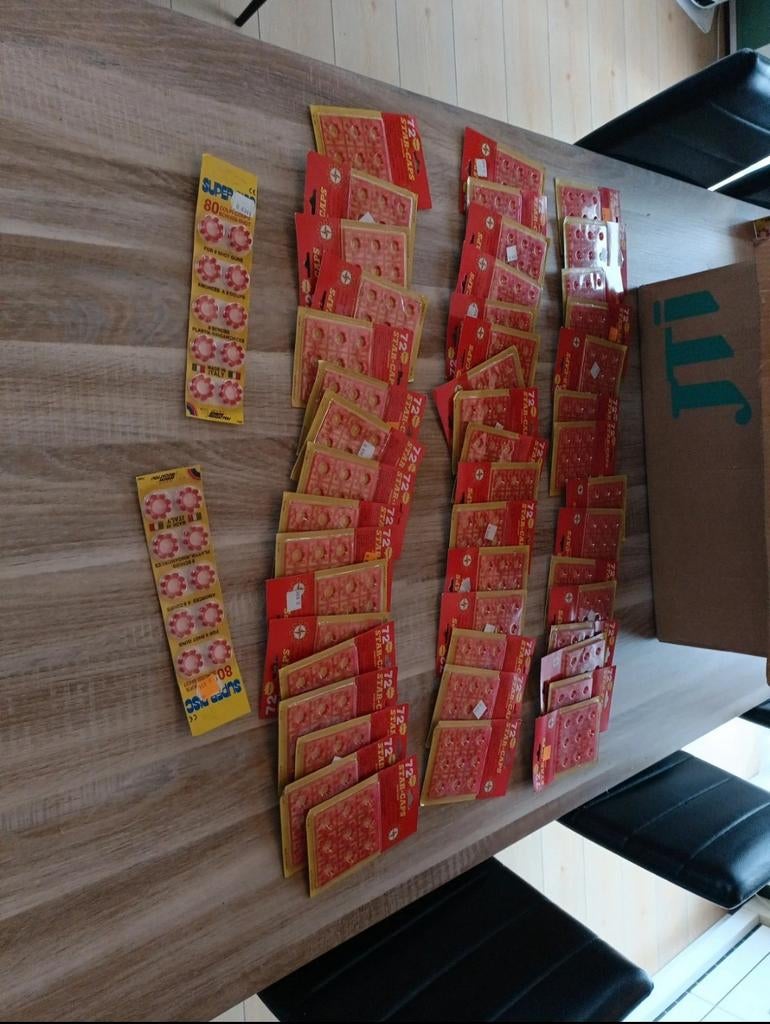 Lots de 50 ou de 300 pétards neuf prix fix lire description