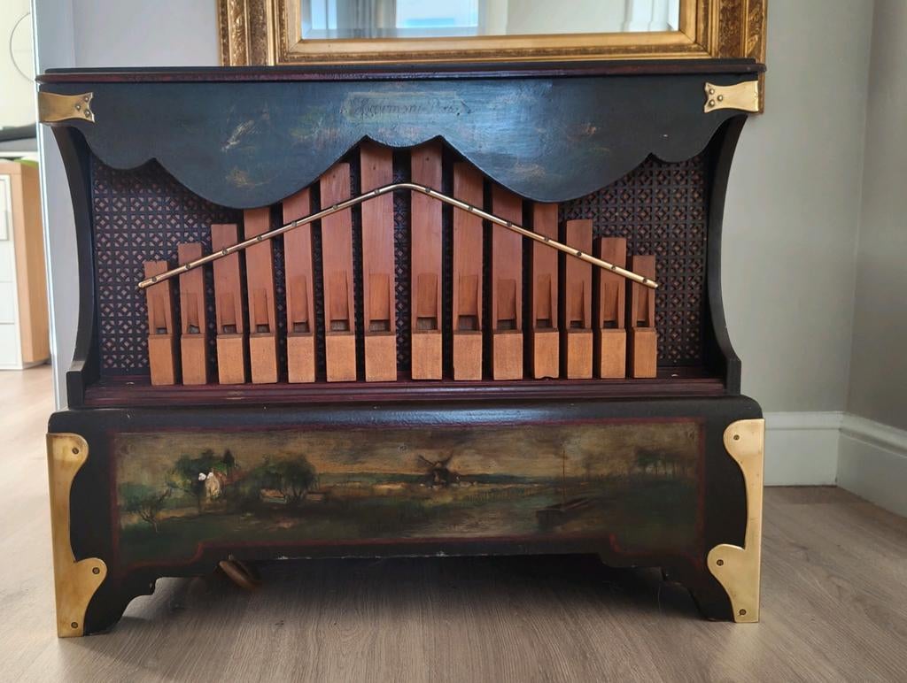 18 toets draai orgel, Ophalen