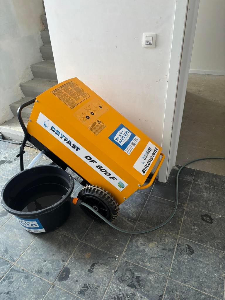 Bouwdrogers te huur, Ophalen, Zo goed als nieuw