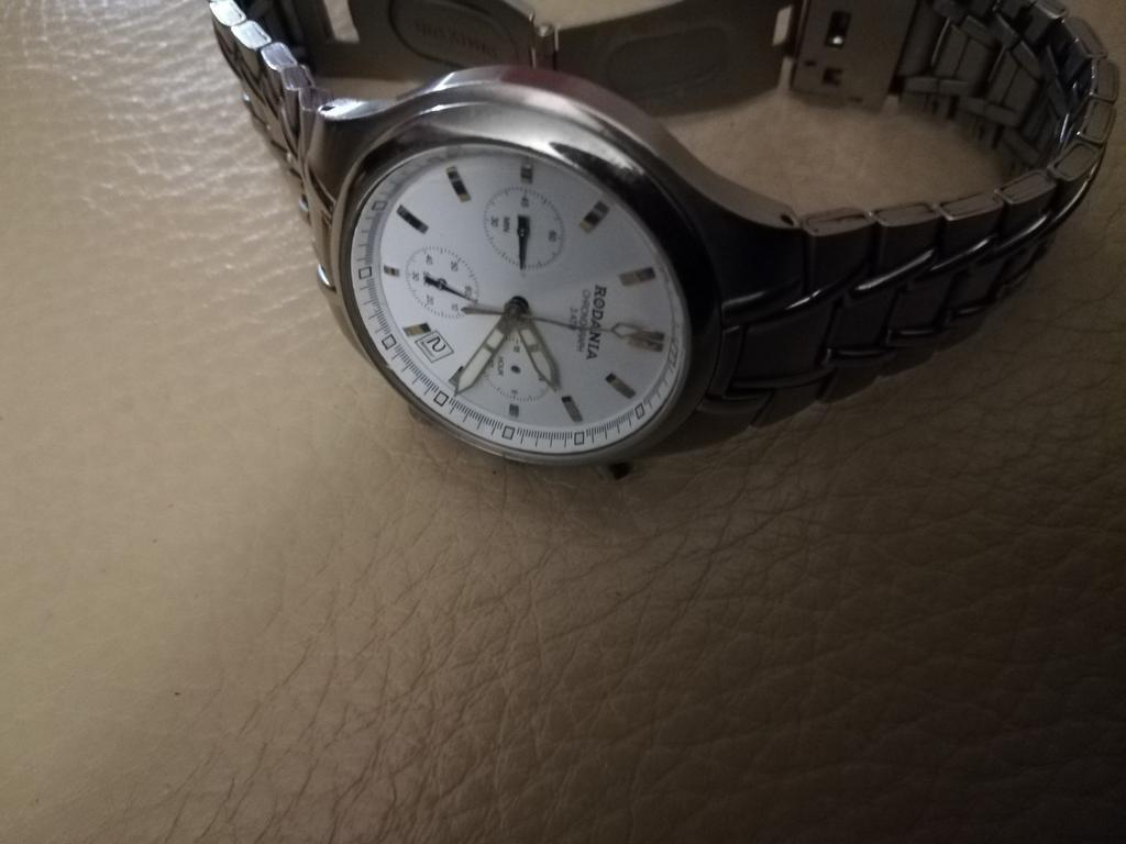 Montre RODANIA chronographe a réparer, Enlèvement ou Envoi