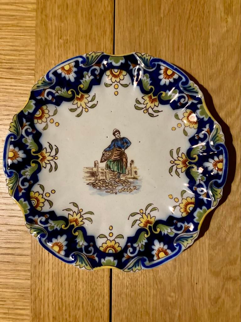 Assiettes murales colorées avec fermier et femme de fermier, Antiquités & Art, Enlèvement