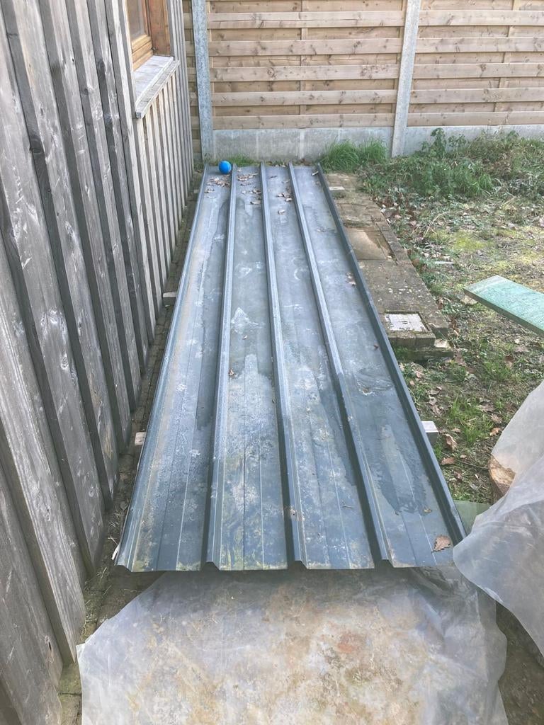 Geisoleerde dakplaat, dakpaneel, sandwichpaneel, Gebruikt, Zwart, 5 tot 10 m², Metaal