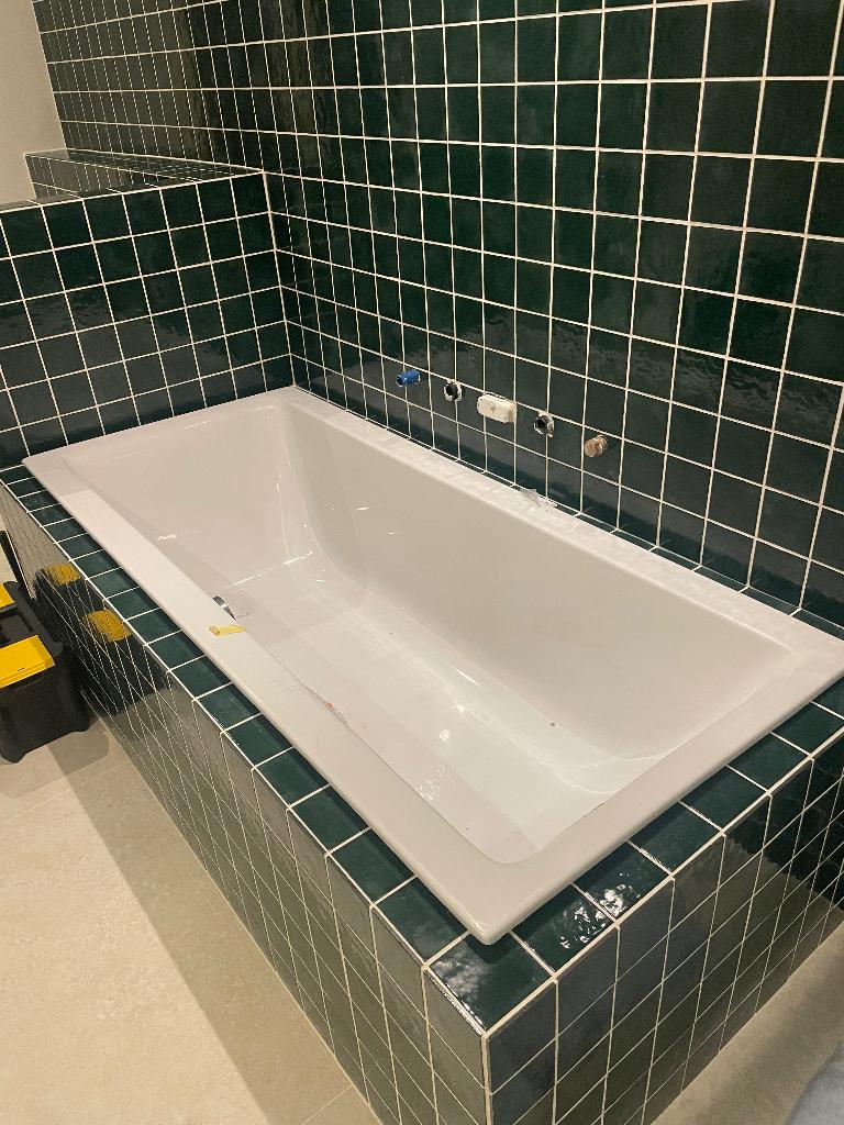 Nouvelle baignoire encastrée Van Marcke Duo « Helsinki », Bricolage & Construction, Sanitaire, Neuf, Baignoire, Enlèvement