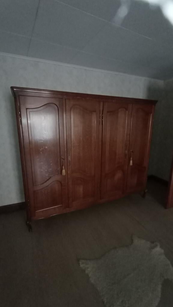 Armoire 4 portes en chêne massif 225x187cm, Enlèvement