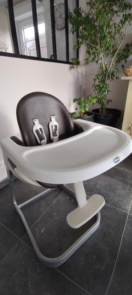 Chicco evolutionaire kinderstoel, Ophalen, Zo goed als nieuw, Meegroeistoel, Gordel(s)